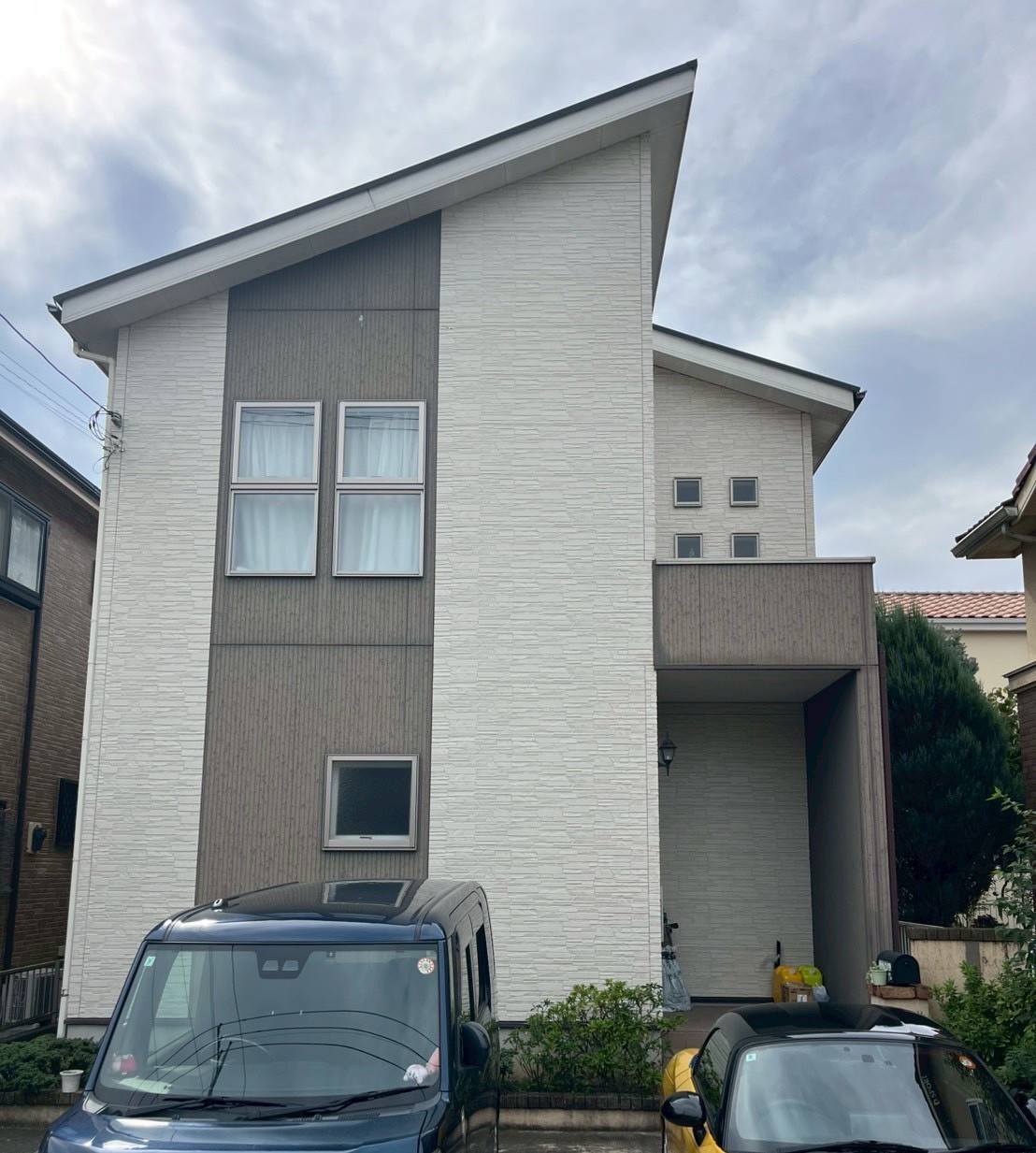 本庄市にて|パミール屋根の劣化を解消！屋根カバー工事・外壁塗装工事が完工しました。